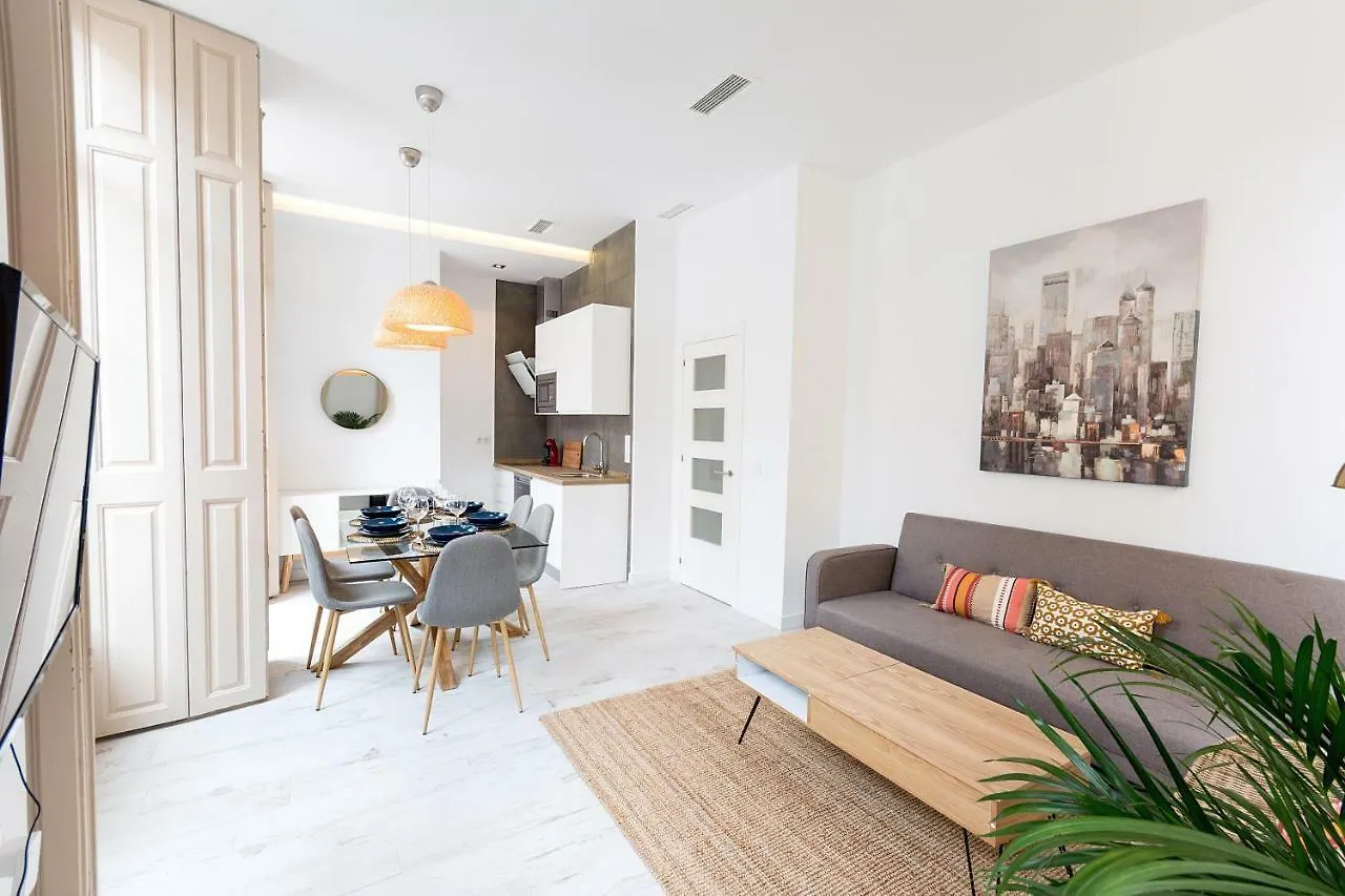 Apartment Bhost-Plaza De Las Flores Malaga