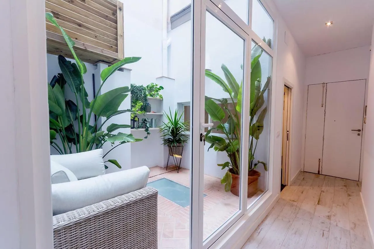 Apartment Bhost-Plaza De Las Flores Malaga
